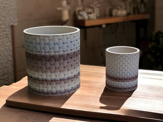 Quilted pot with twist of water tray 4.5", 2.75"