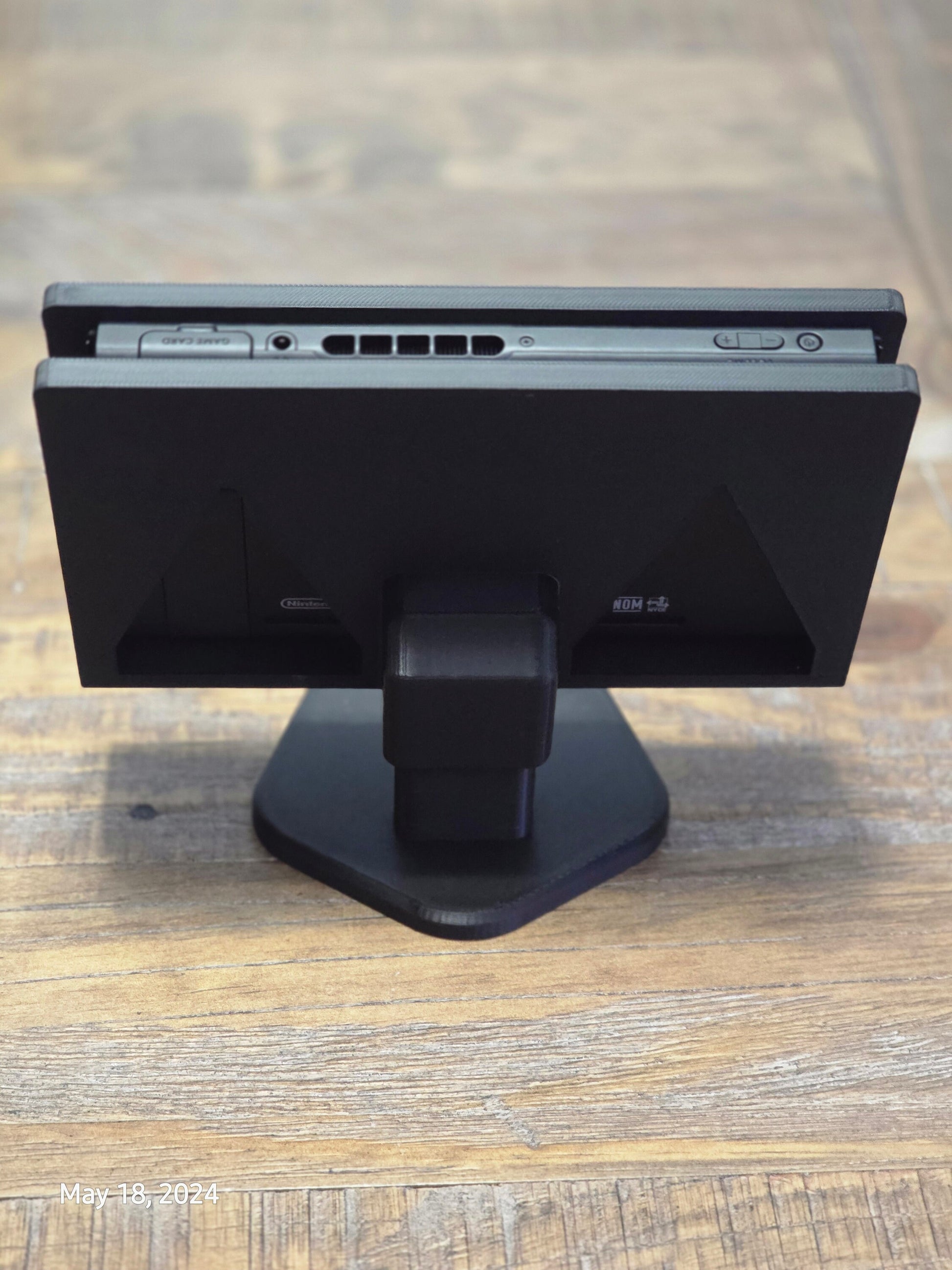 Custum PC Computer Display Nintendo Switch Docking Station.
