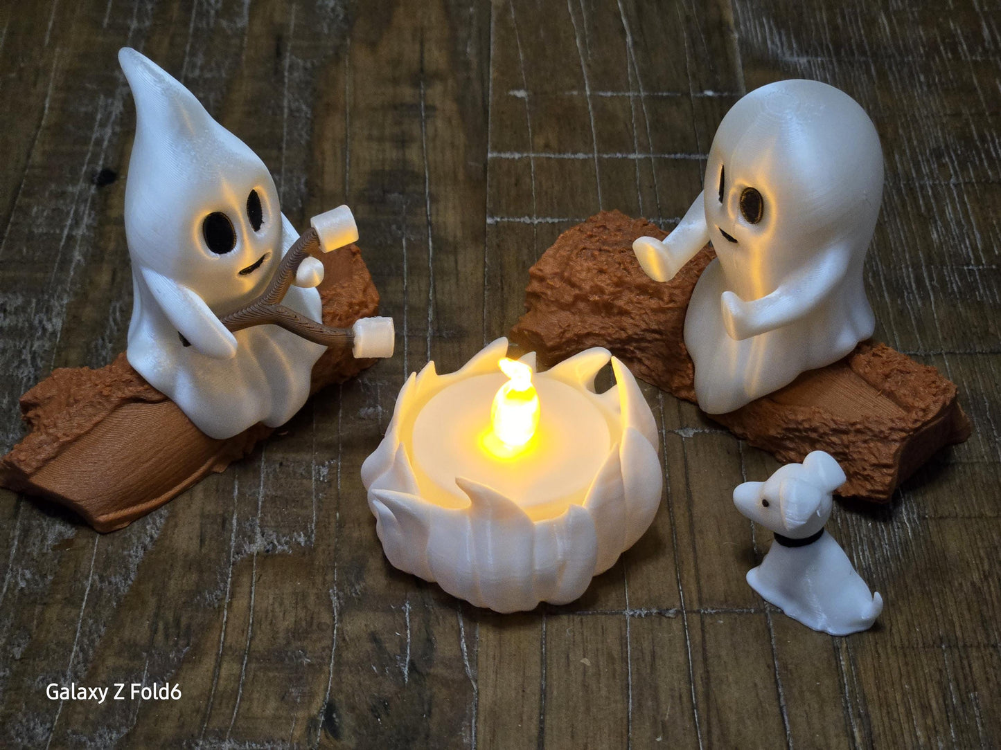 Ghost Campfire Display With realistic tea light fire