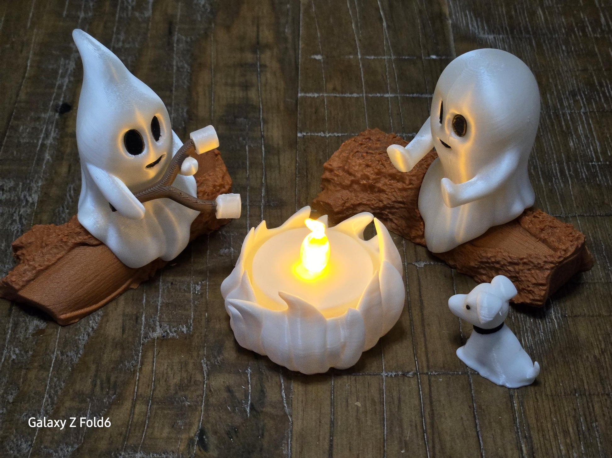 Ghost Campfire Display With realistic tea light fire