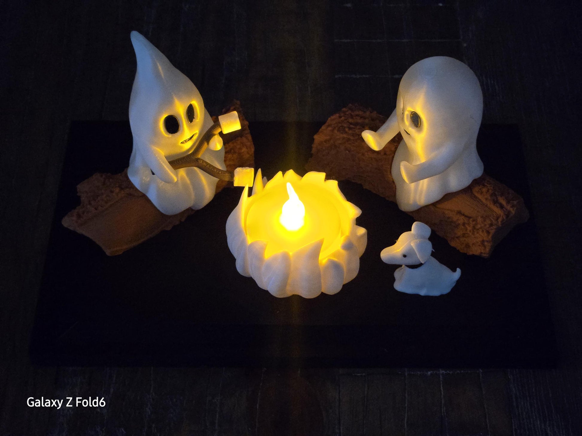 Ghost Campfire Display With realistic tea light fire