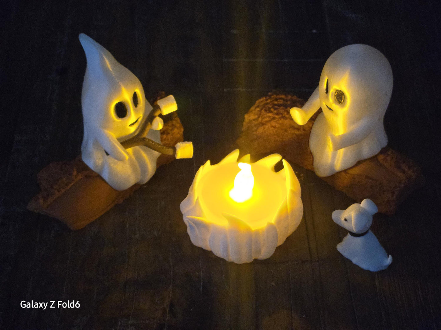 Ghost Campfire Display With realistic tea light fire